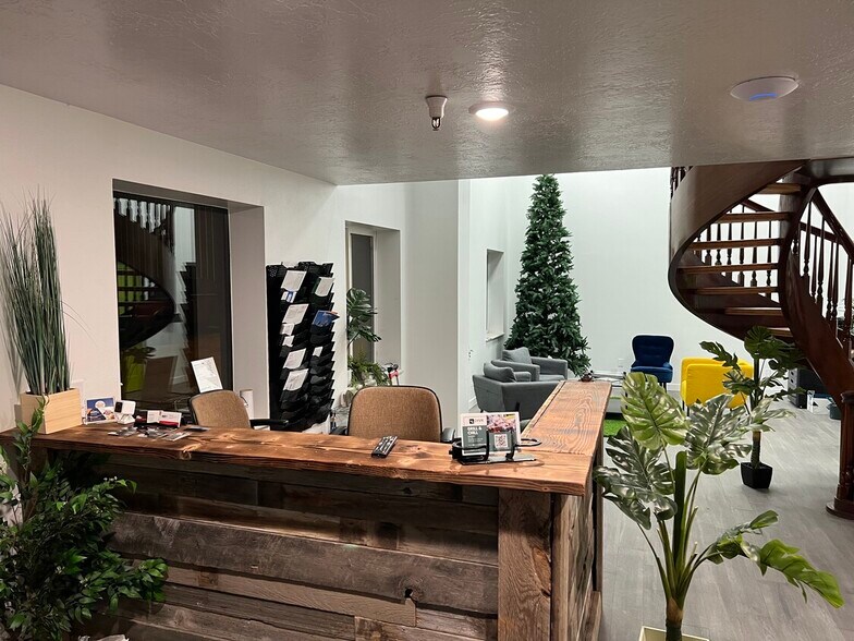 More Photos Of 1657 N State St, Lehi Manufacturing For Sale