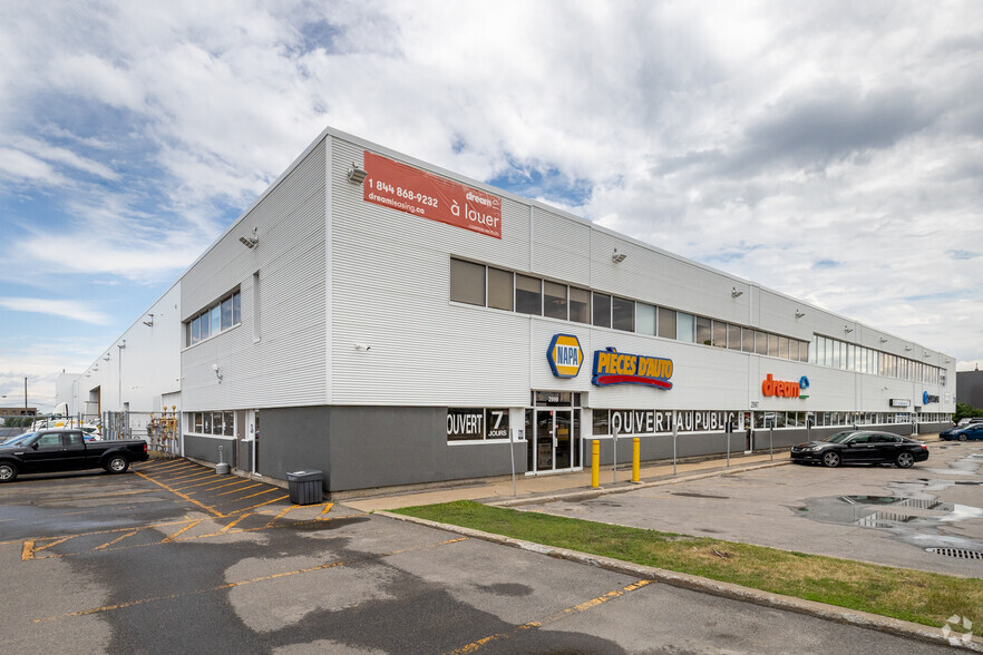 More Photos Of 2995-2999 Boul Le Corbusier, Laval Warehouse For Lease