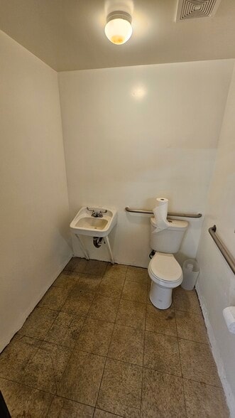 More Photos Of 7000 E 58th Ave, Commerce City Warehouse For Lease