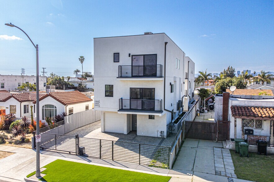 More Photos Of 1923 Carmona Ave, Los Angeles Multifamily For Sale
