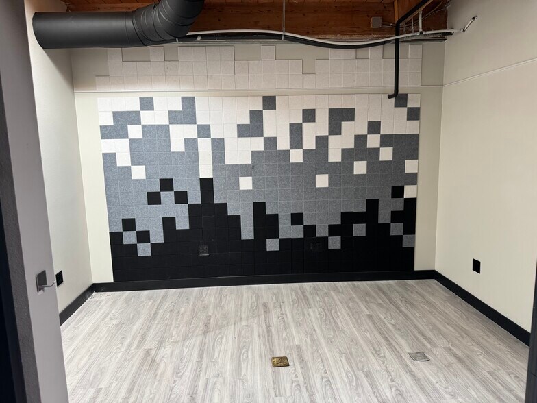 More Photos Of 4125 Market St, Ventura Light Manufacturing For Sale