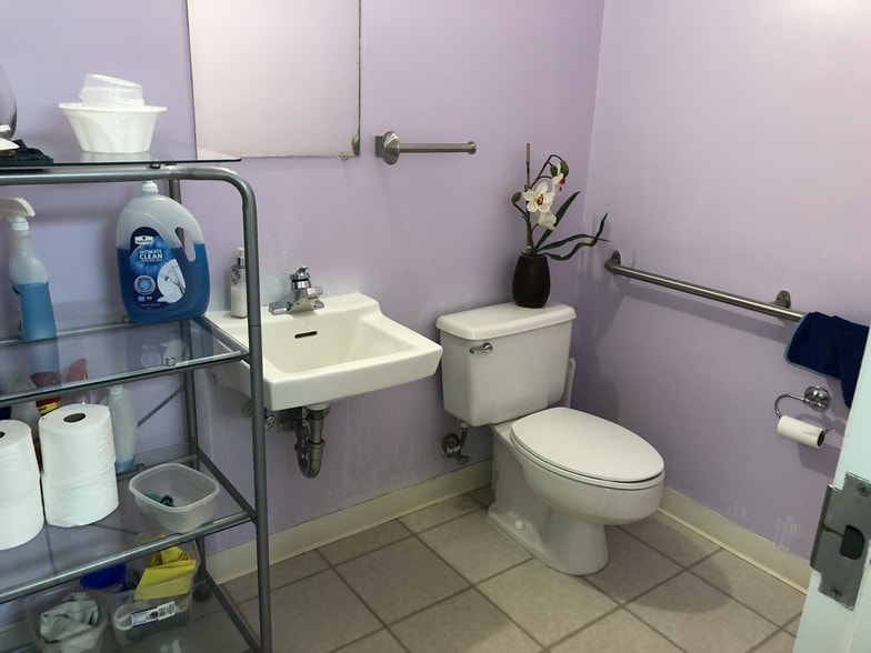 More Photos Of 4 S McCain Dr, Frederick Unknown For Lease