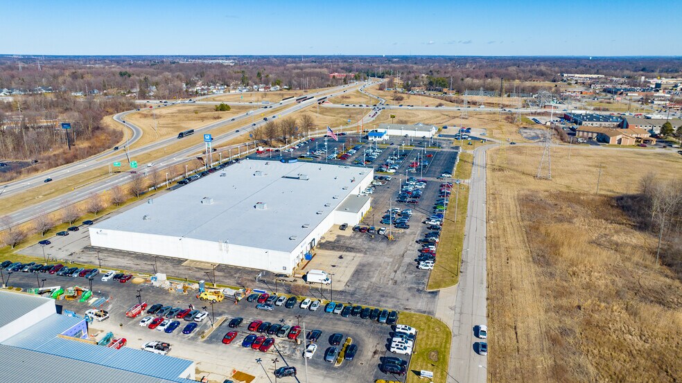 More Photos Of 825 Leona St, Elyria Warehouse For Lease