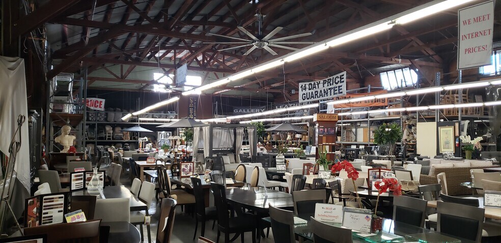 More Photos Of 7115 Darby Ave, Reseda Warehouse For Lease