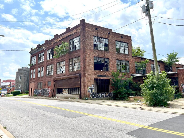 More Photos Of 804 N Franklintown Rd, Baltimore Warehouse For Sale