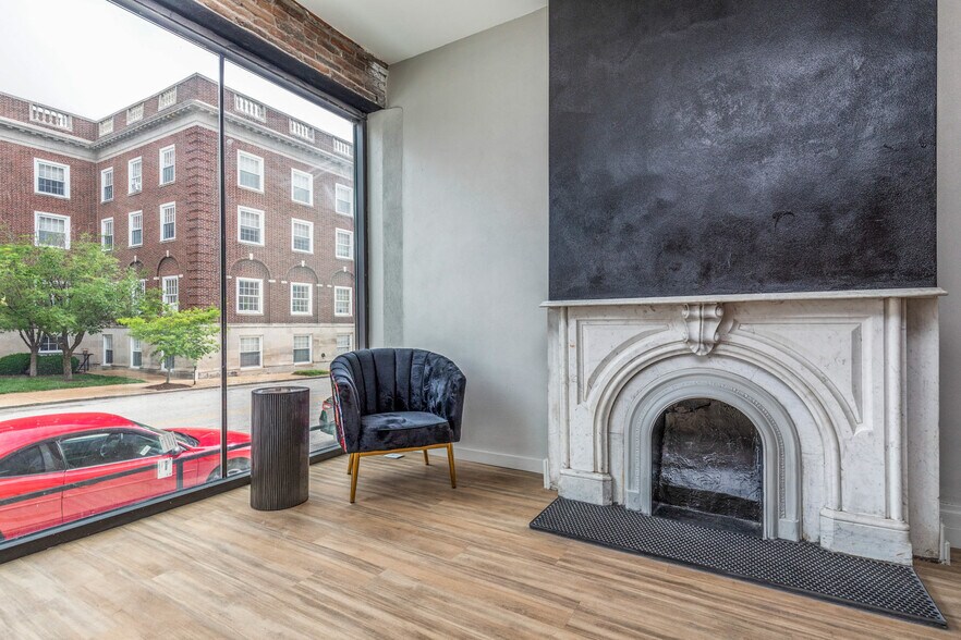 More Photos Of 2704 Locust Blvd, Saint Louis Office For Lease