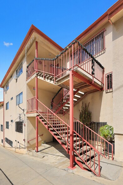 More Photos Of 1053 Figueroa Terrace, Los Angeles Apartments For Sale