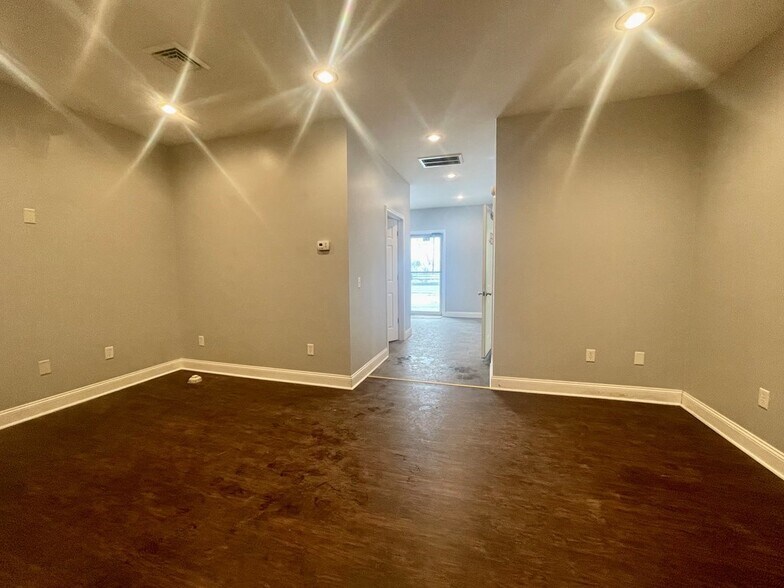 More Photos Of 247 Tioga St, Wellsboro Auto Repair For Lease