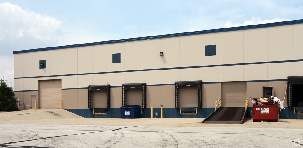 More Photos Of 9890 E 121st St, Fishers Distribution For Lease