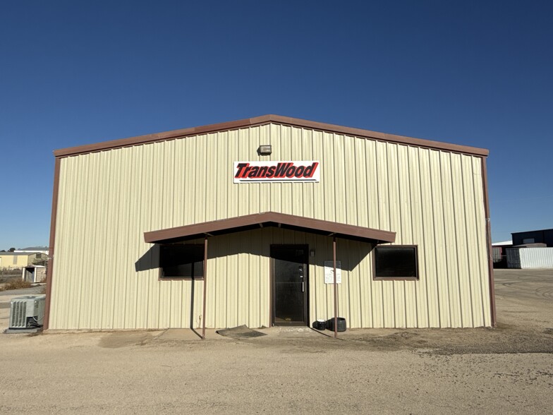 Primary Photo Of 13424 W County Road 133, Odessa Service For Lease