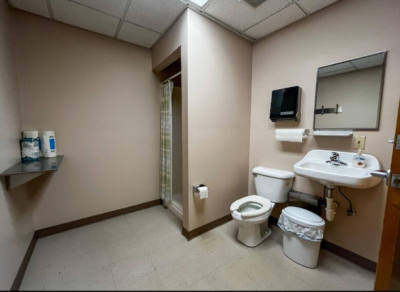 More Photos Of 2400 S Main St, Corbin Flex For Sale