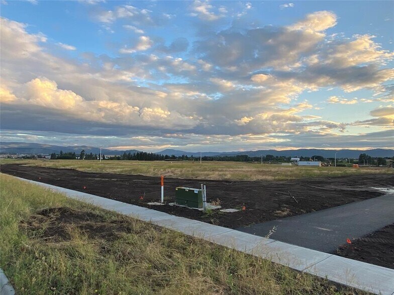 More Photos Of NHN Lincoln St, Kalispell Land For Sale