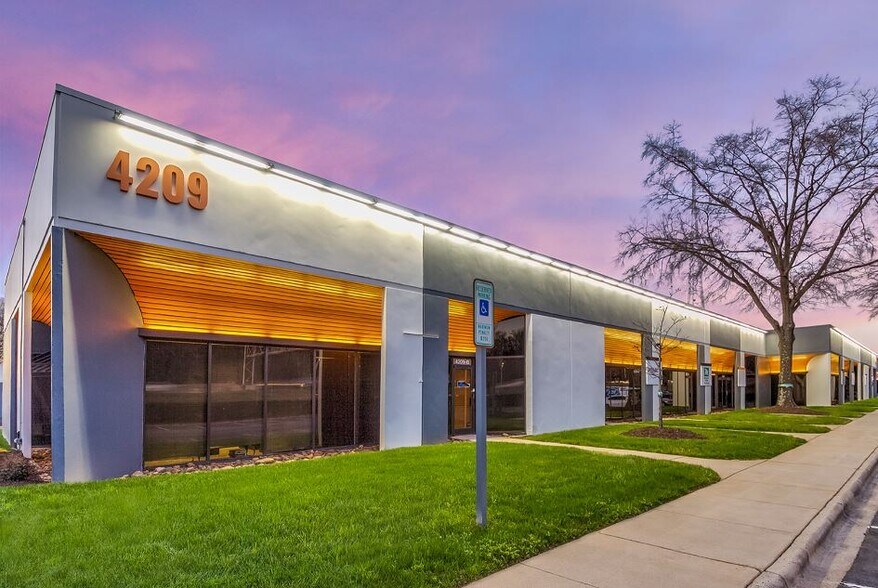 Primary Photo Of 4209 Stuart Andrew Blvd, Charlotte Light Distribution For Lease