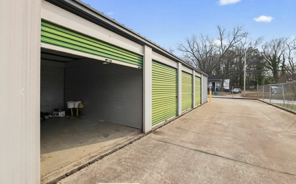 More Photos Of 939 N Logan St, Gaffney Self Storage For Sale