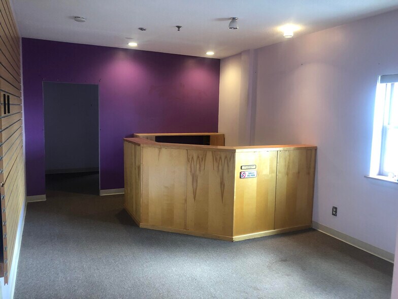 More Photos Of 28 Main St, East Hartford Storefront Retail Office For Lease
