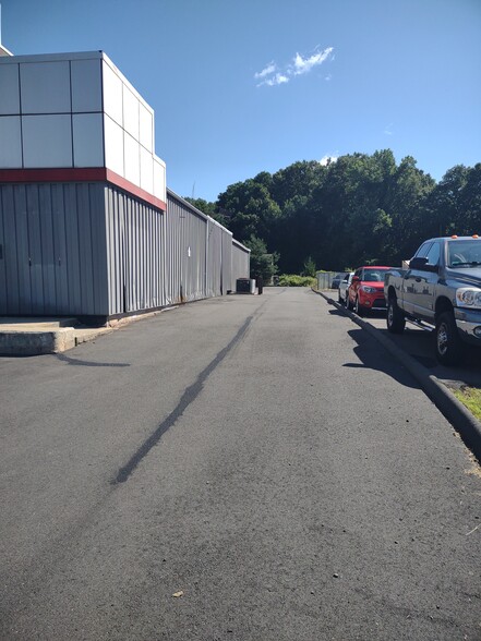 More Photos Of 319 Broad St, Manchester General Retail For Sale