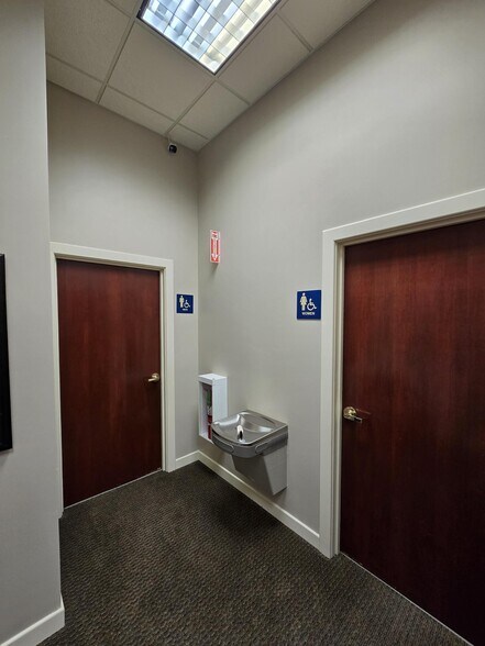 More Photos Of 2755 10th Ave N, Grand Forks Office For Sale