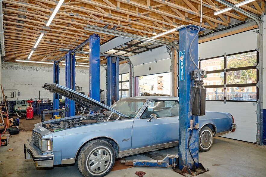 More Photos Of 3800 W Division St, Chicago Auto Salvage Facility For Lease