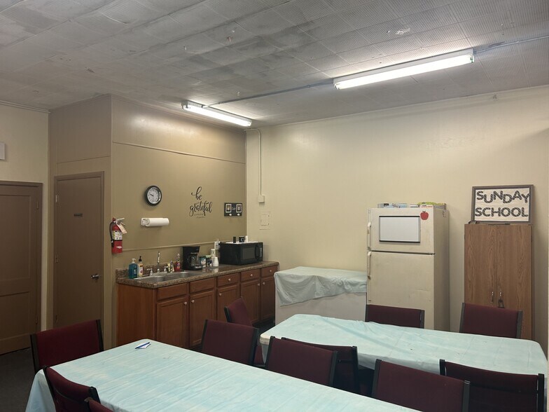 More Photos Of 2413 Crill Ave, Palatka Office For Sale