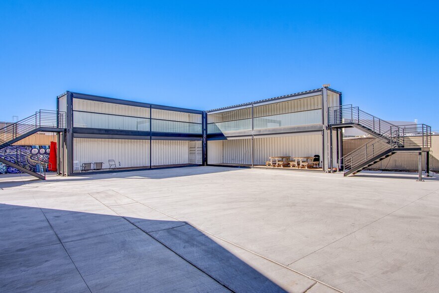 More Photos Of 4251 W Oquendo Rd, Las Vegas Light Distribution For Sale