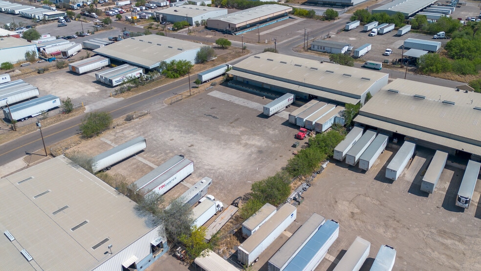 More Photos Of 14112 Business Ave, Laredo Warehouse For Lease