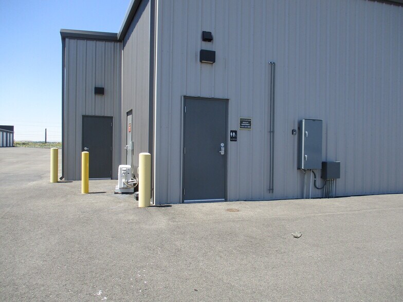 More Photos Of 903 Curie St, Richland Self Storage For Sale