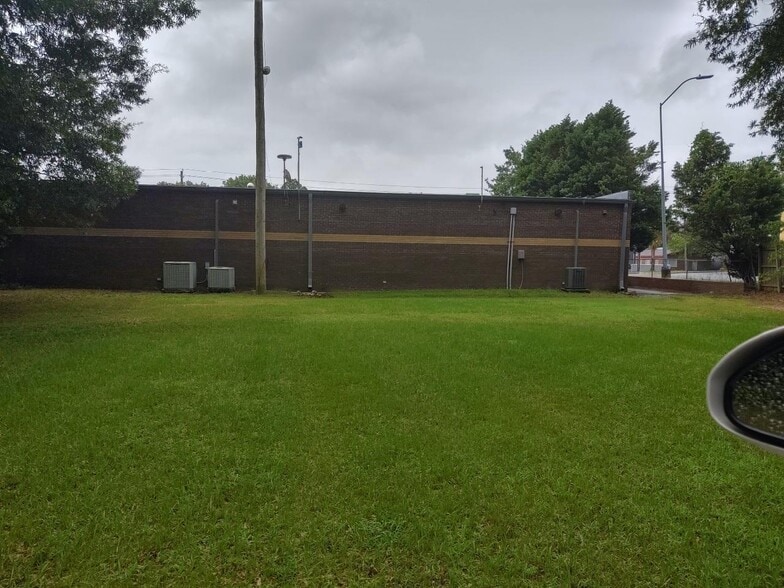 More Photos Of 810-814 Market St, Cheraw Freestanding For Sale