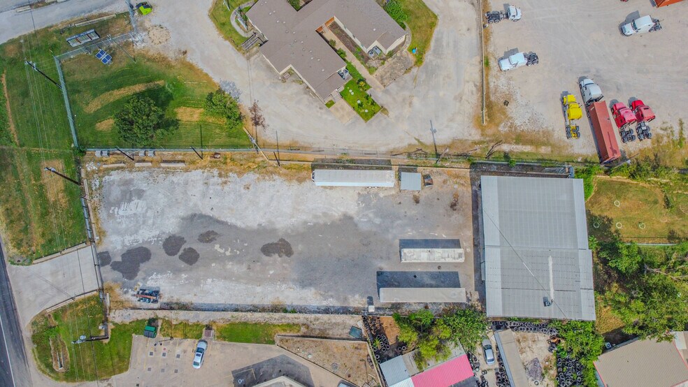 More Photos Of 12530 Beaumont Hwy, Houston Light Distribution For Sale