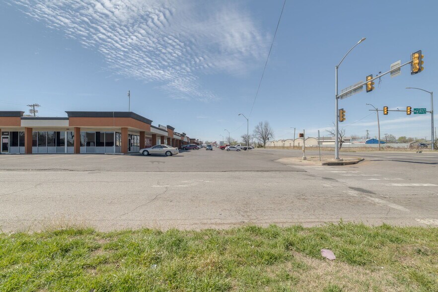 More Photos Of 3500-3534 S Newcastle Rd, Oklahoma City Storefront For Lease
