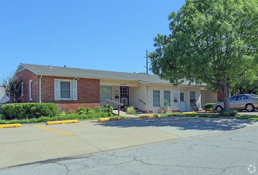 More Photos Of 3205 E 22nd St, Tulsa Medical For Lease