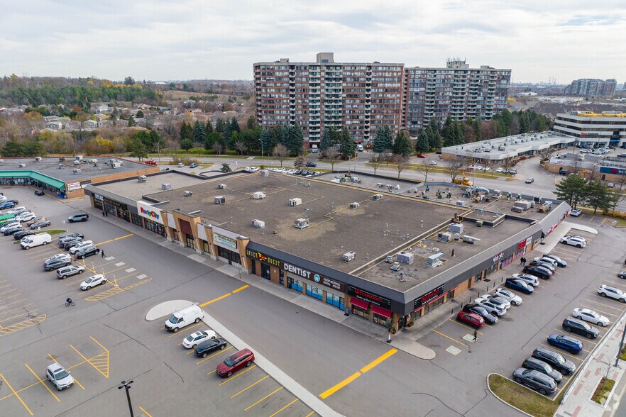 More Photos Of 9625 Yonge St, Richmond Hill Storefront For Lease