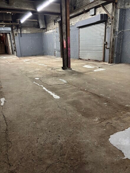 More Photos Of 220 Stewart Ave, Brooklyn Warehouse For Lease