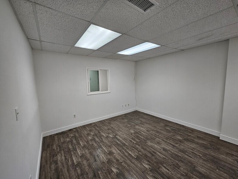 More Photos Of 1333 S Hill St, Los Angeles Warehouse For Lease