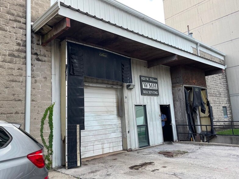 More Photos Of 822 W Wilson Ave, Chicago Warehouse For Sale