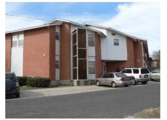 More Photos Of 605 Hwy 290 North, Elgin Office For Sale