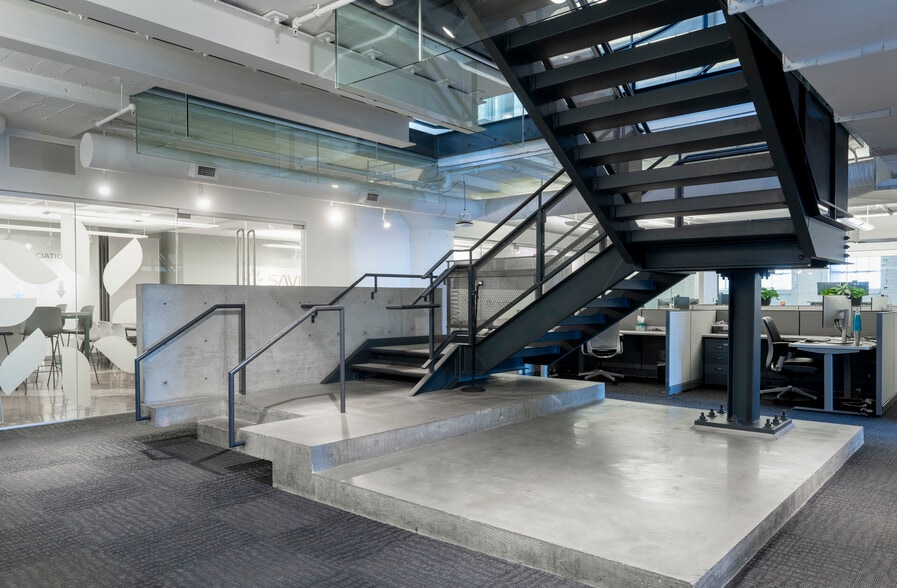 More Photos Of 416-422 Admiral Blvd, Kansas City Office For Lease