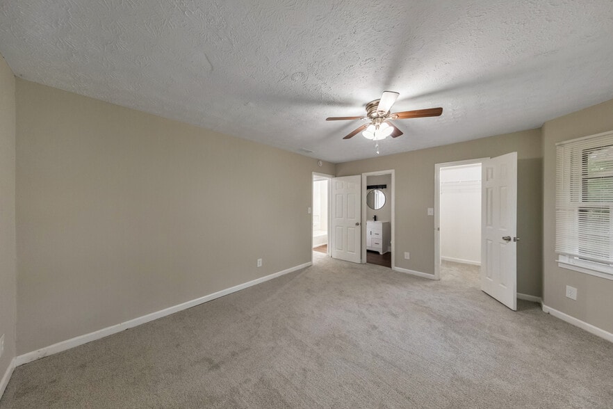 More Photos Of 2611 Golfview Ter SE, Conyers Multifamily For Sale