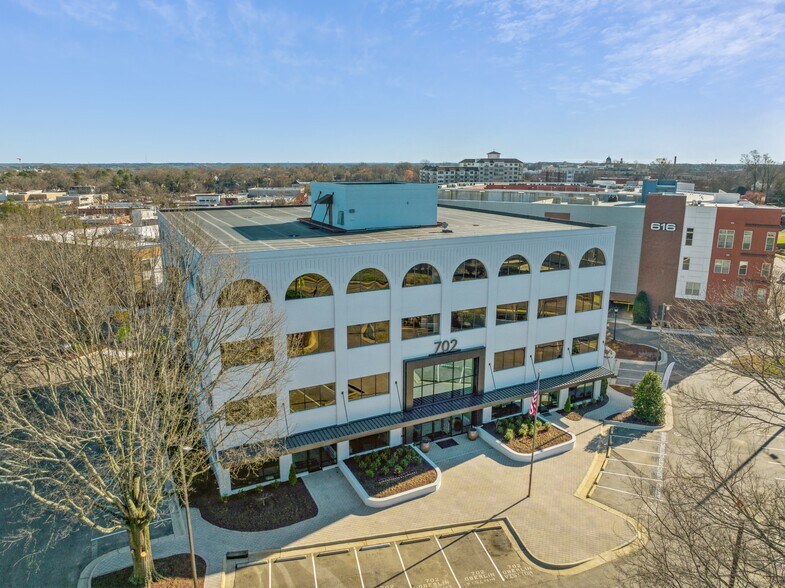More Photos Of 702 Oberlin Rd, Raleigh Office For Lease
