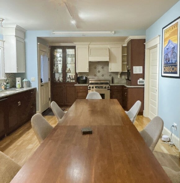 More Photos Of 4076 N Mississippi Ave, Portland Office Residential For Sale