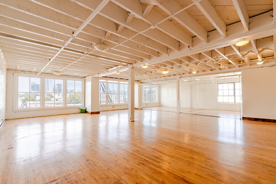 More Photos Of 2973 16th St, San Francisco Office For Lease