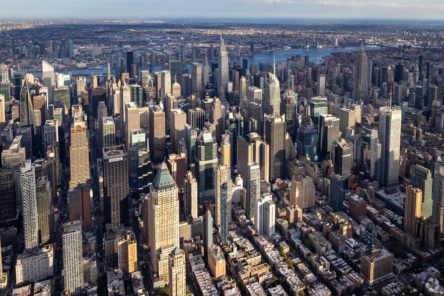 More Photos Of 780 8th Ave, New York Apartments For Lease