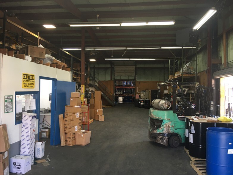 More Photos Of 18-36 Blanchard St, Newark Warehouse For Sale