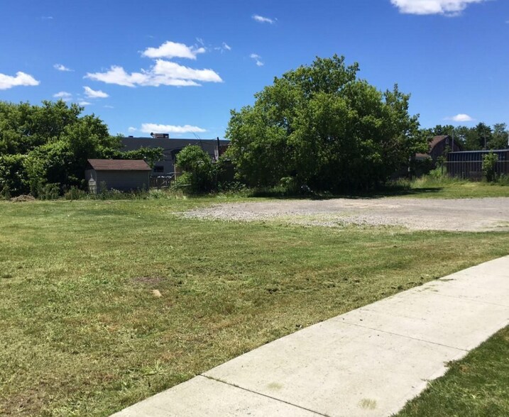 More Photos Of Chipman Ave, Hamilton Land For Lease