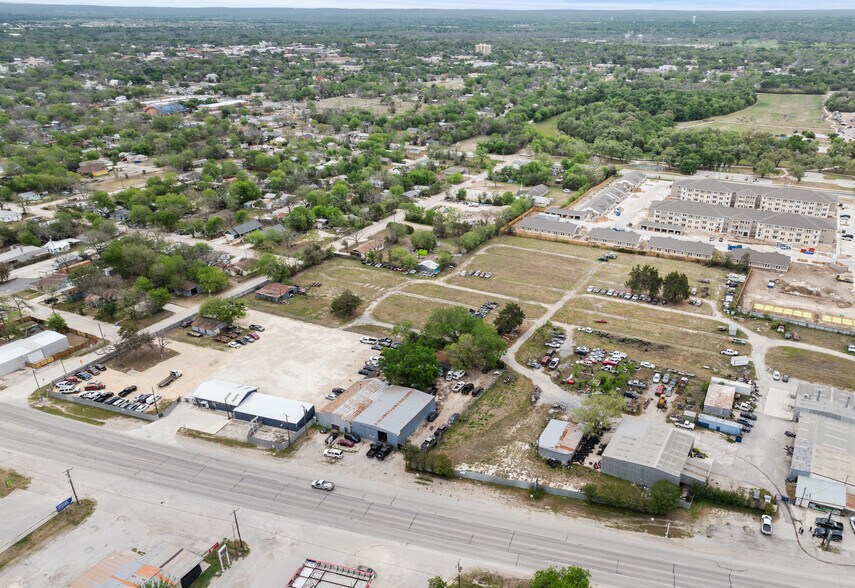 More Photos Of 955 W Kingsbury St, Seguin Land For Sale