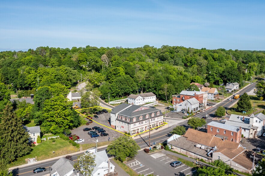 More Photos Of 82 Main St, East Hampton Apartments For Lease