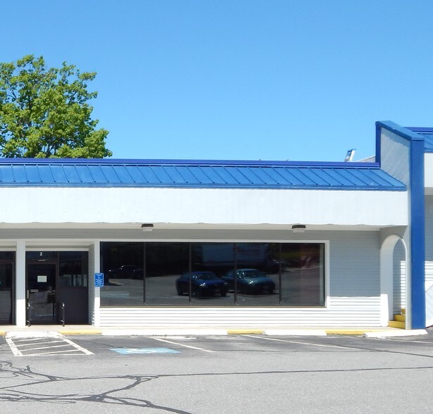 More Photos Of 416 Boston Post Rd E, Marlborough Storefront For Lease