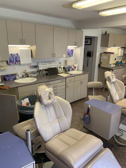 More Photos Of 98 Spencer Plain Rd, Old Saybrook Medical For Lease