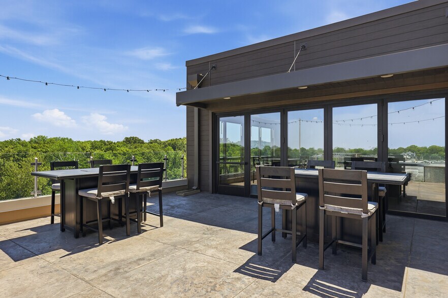 More Photos Of 1010 Enclave Blvd, Edwardsville Apartments For Sale