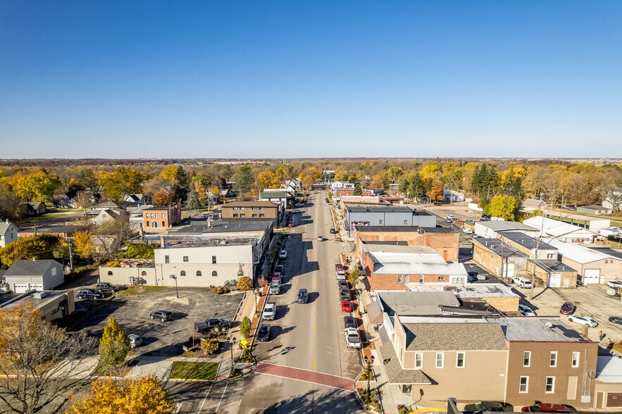 More Photos Of 209 W Main St, Genoa Bar For Sale