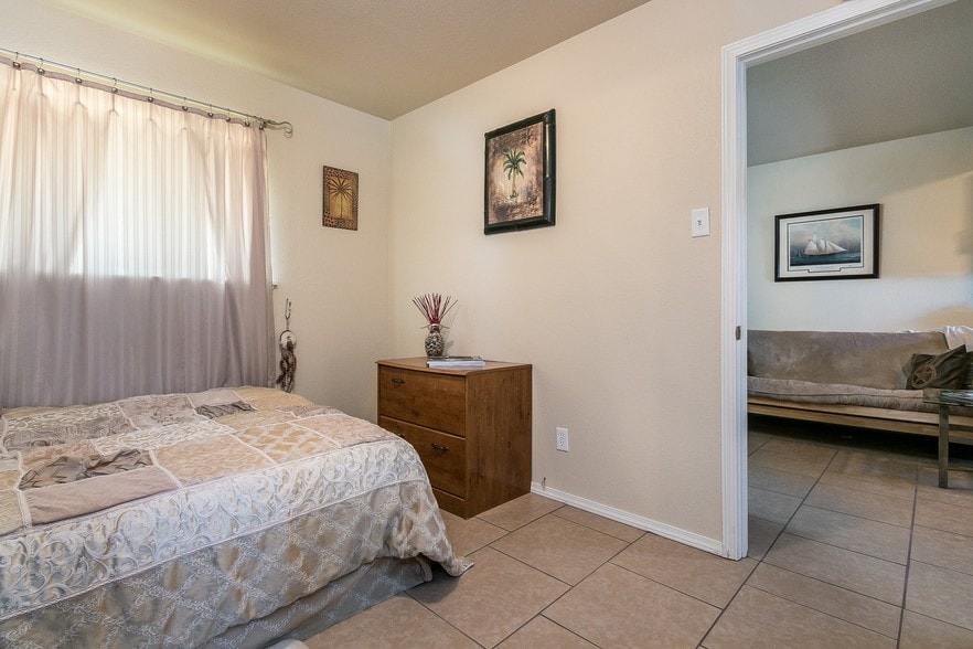 More Photos Of 1031 N Sumner St, Pampa Apartments For Sale